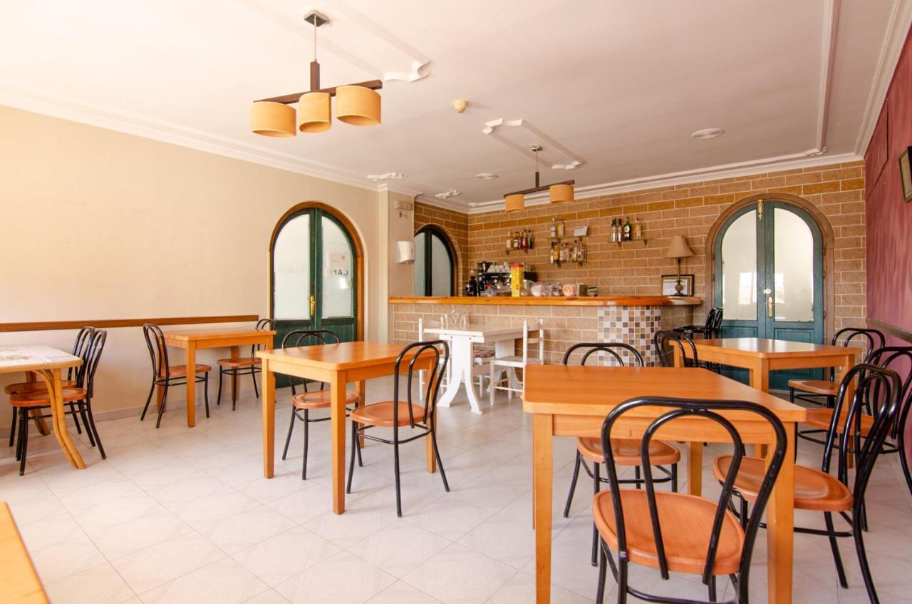 Hostal Manolo Garrucha Luaran gambar