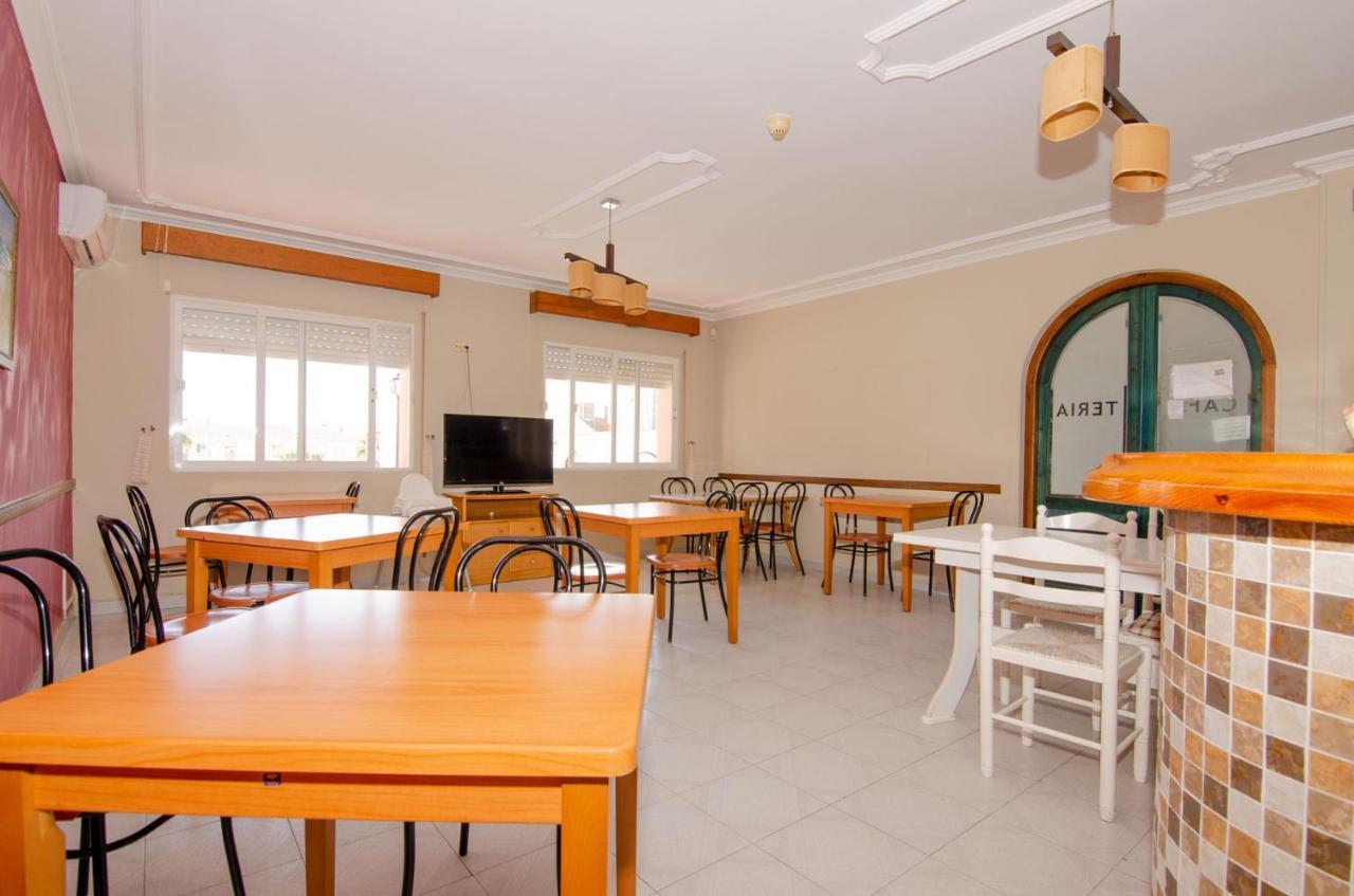 Hostal Manolo Garrucha Luaran gambar