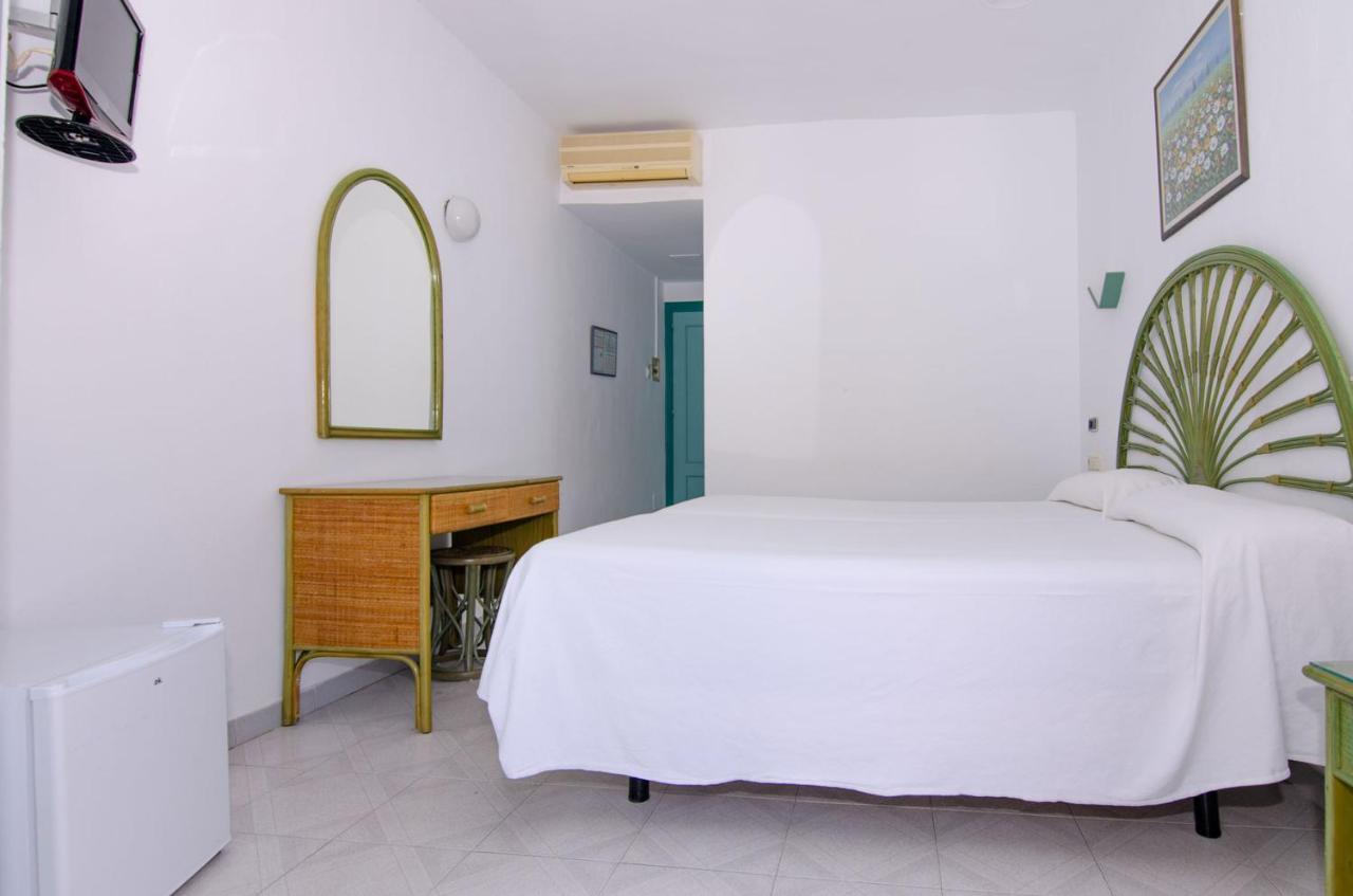 Hostal Manolo Garrucha Luaran gambar