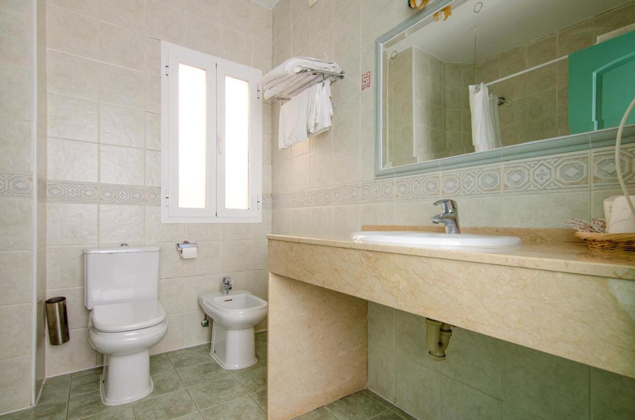 Hostal Manolo Garrucha Luaran gambar