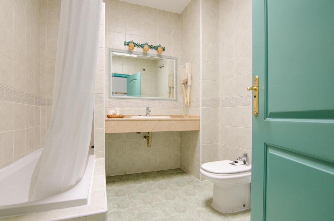 Hostal Manolo Garrucha Luaran gambar