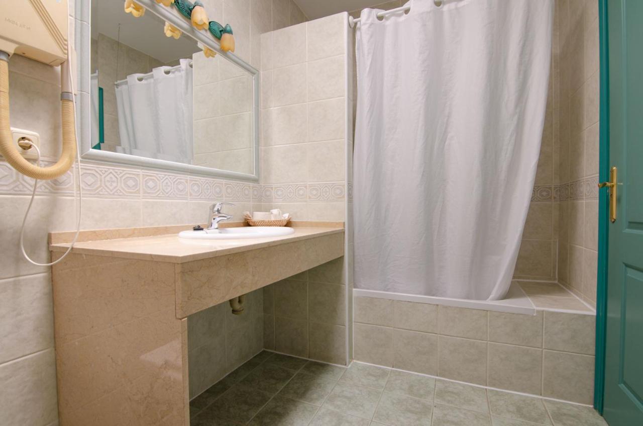 Hostal Manolo Garrucha Luaran gambar