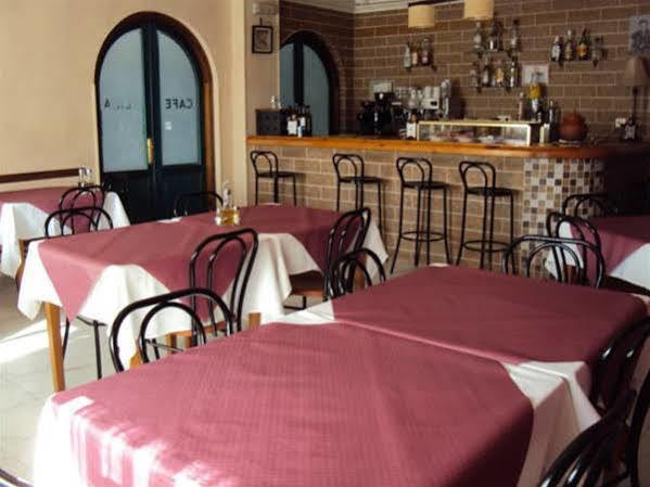 Hostal Manolo Garrucha Luaran gambar